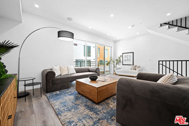 Photo - 1957 Preuss Rd