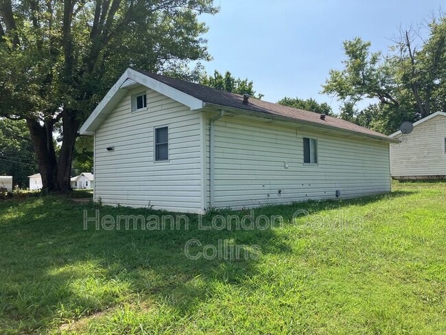 Photo - 931 Montebello Rd