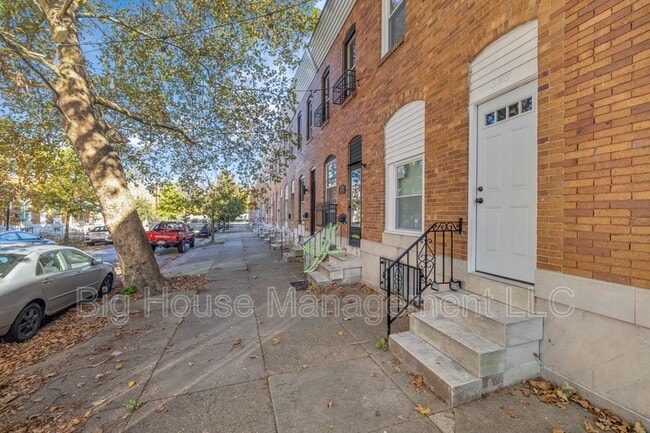 Building Photo - 333 S Lehigh St