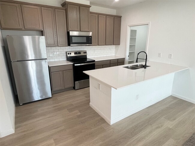802 West Loop
