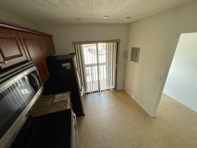 Photo - 350 Club Cir Unit 204