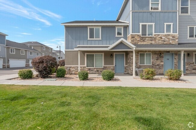 Building Photo - Awesome 2 Story Townhome in Vineyard w/ at...