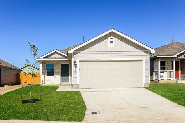 Building Photo - 2807 Gustavo Dr