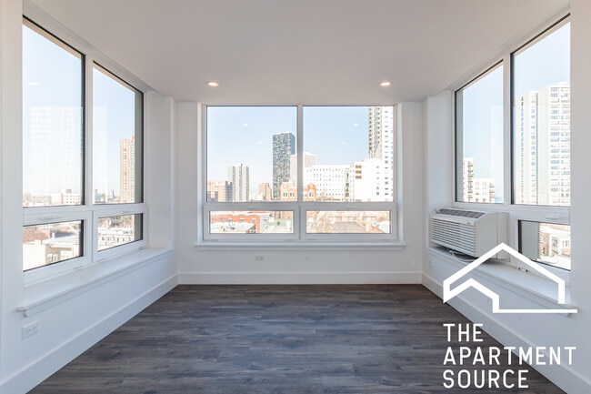 Photo - 940 W Carmen Ave