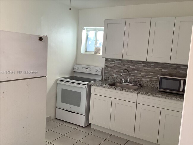 Photo - 3620 SW 13th Terrace Unidad 3