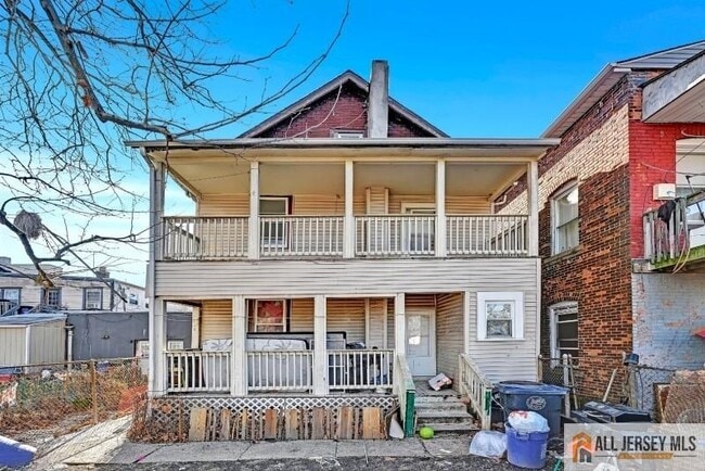 Building Photo - 2 Columbus Pl Unit APT 2