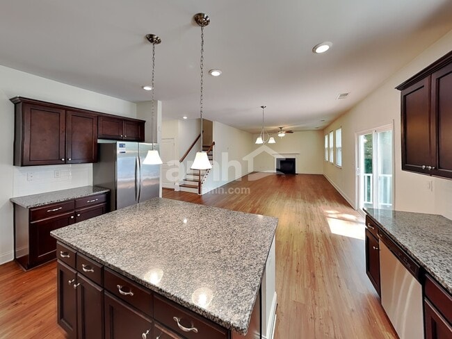 Photo - 3021 Greenmont Cir
