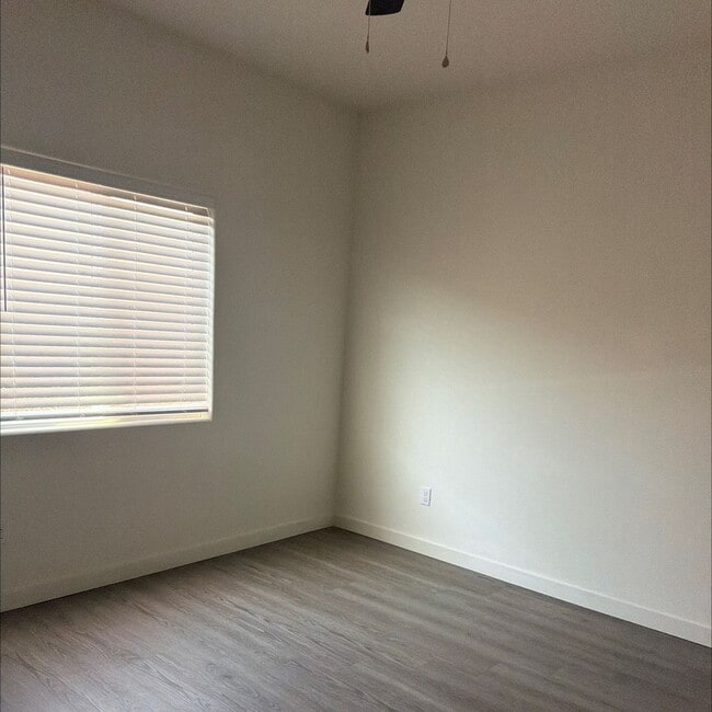 Photo - 211 H St Unidad 211 H st