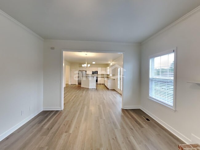 Photo - 3059 Romain Trail