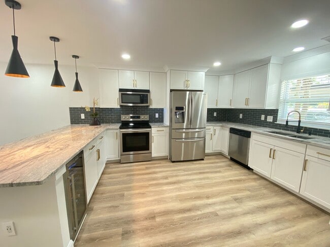 Photo - 9851 113th St Unit 112