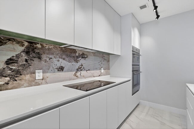 Photo - 700 NE 23rd St Unit 2006