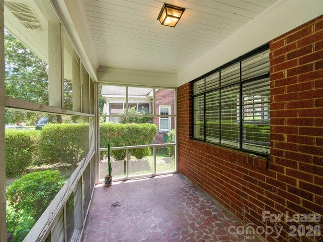 Building Photo - 1520 Mimosa Ave