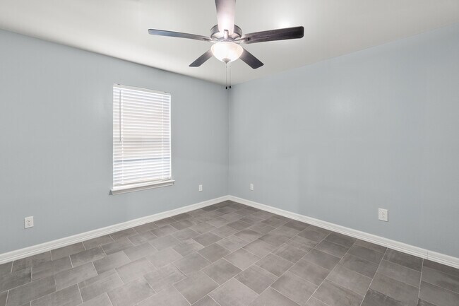 Photo - 2214 Multi National Apartamentos