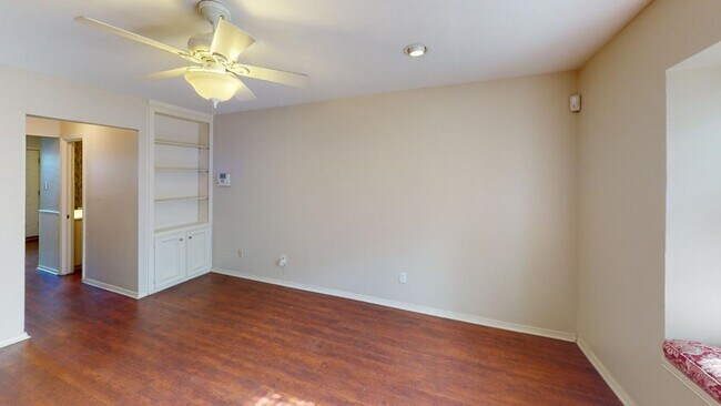 Photo - Charming 2/2.5 Condo at Canterbury Near Ba...
