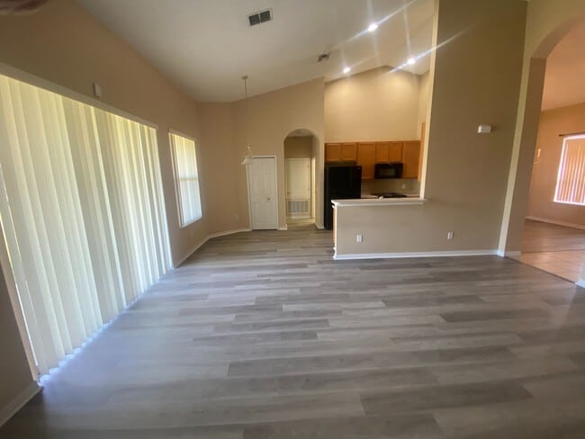 Photo - 1239 Dunbrooke St