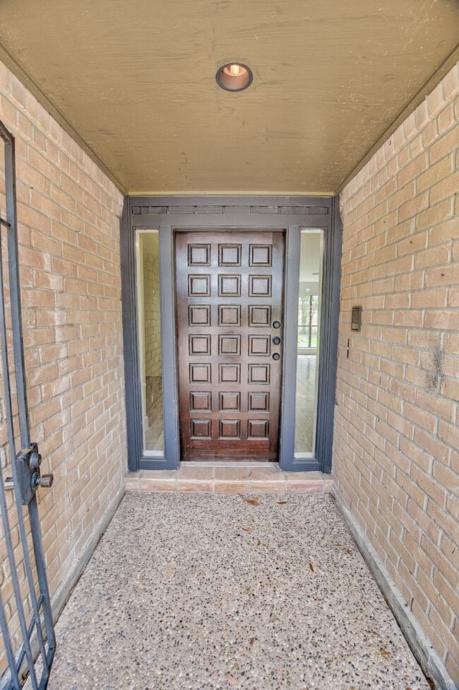 Building Photo - 15626 Whitewater Ln Rental