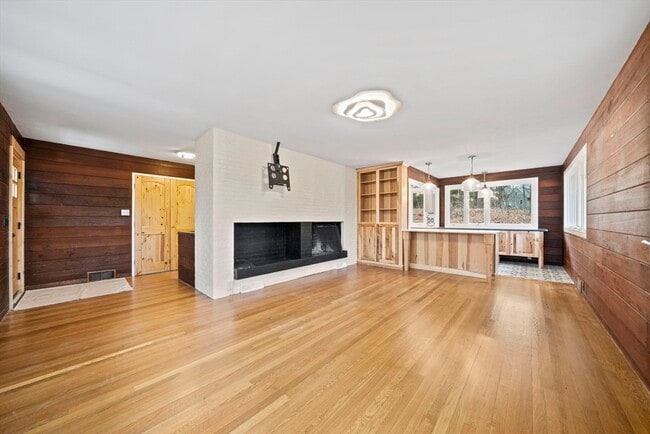 Photo - 12 Sabrina Farm