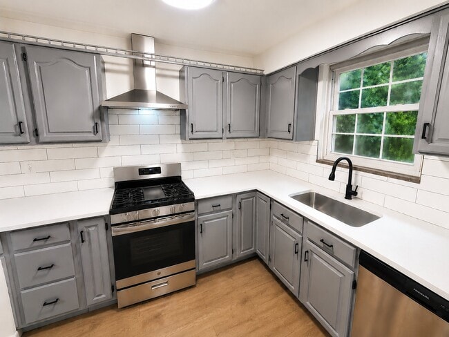 Photo - 146 Evaline St