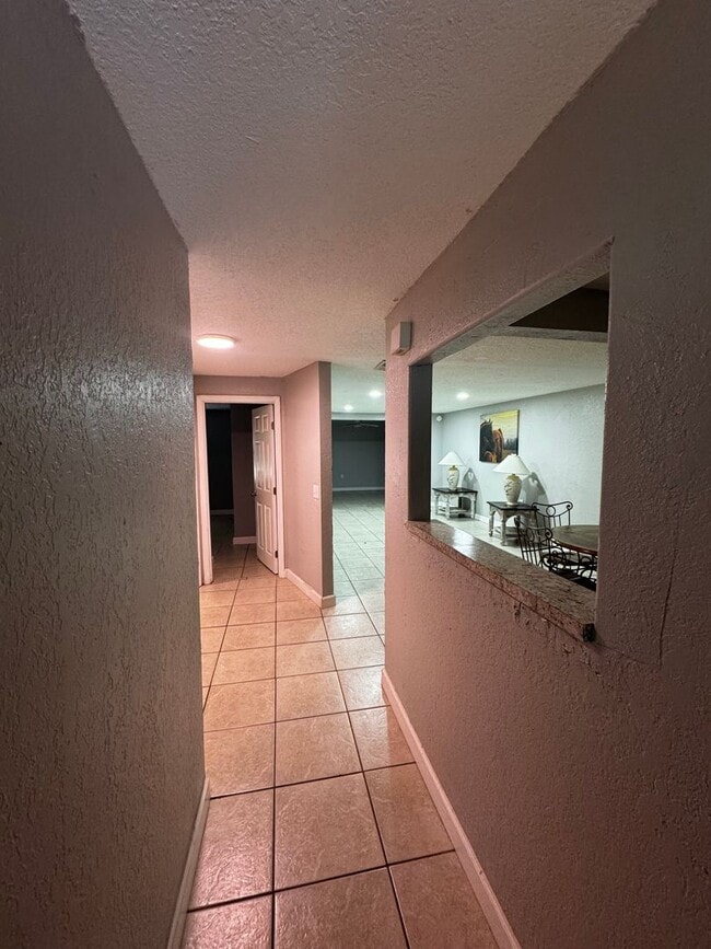 Photo - Cozy & Private 2-Bedroom Duplex Rental in Ocala