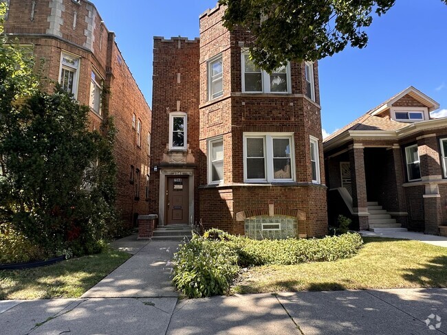 Building Photo - 7944 S Clyde Ave Rental