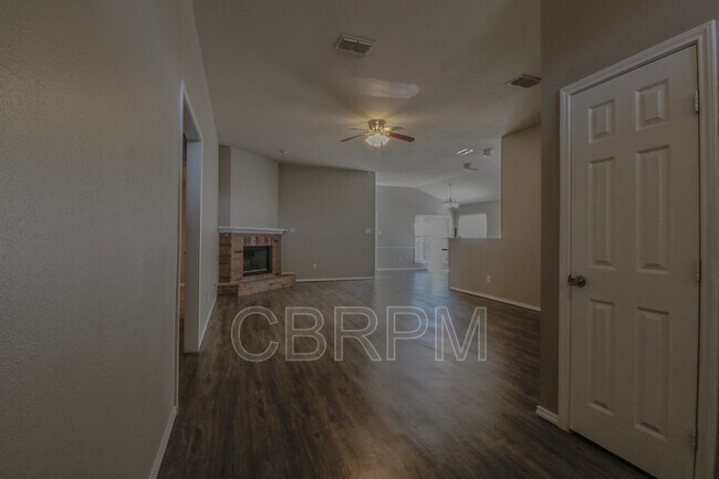 Photo - 6808 88th St