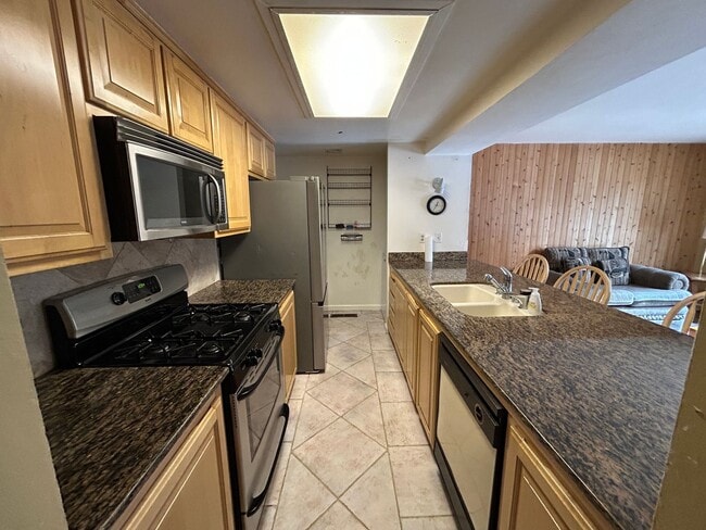 Photo - Long-Term Lake Forest Glenn Condo Unit 186