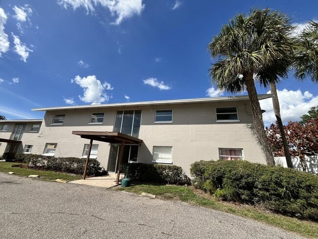 Building Photo - 5885 Dahlia Dr