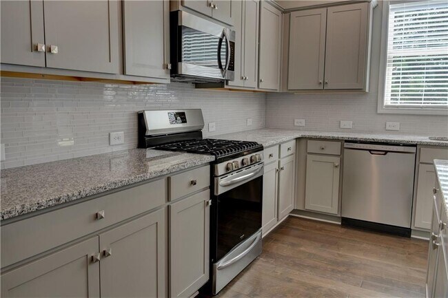 Photo - 2967 Cove View Ct SE