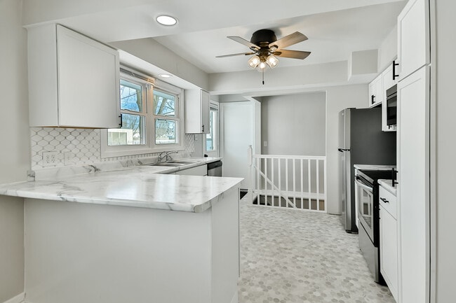 Photo - 1828 Juniper Ln