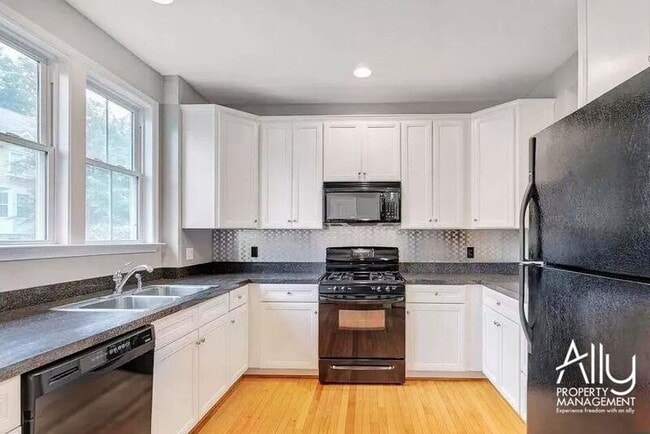 Photo - 115 Melbourne Park Circle