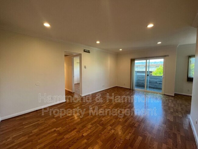 Photo - 5400 Newcastle Ave Unit #43