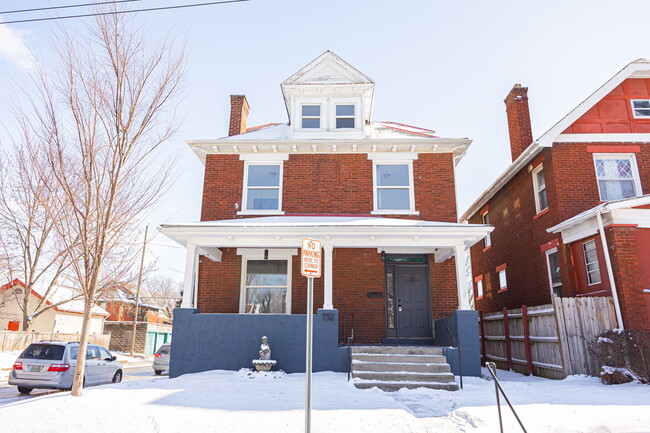 Photo - 732 Bedford Ave Casa