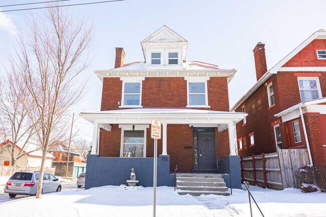 Building Photo - 732 Bedford Ave Rental
