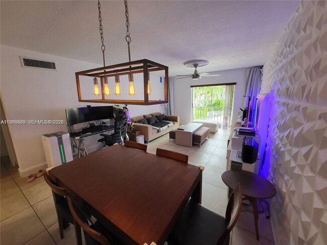 Building Photo - 6711 N Kendall Dr Unit 507