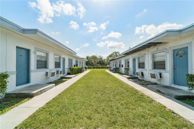 Photo - 700 NW 14th Terrace Unidad 4