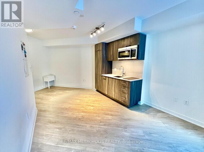 Photo - 27 Bathurst St Unit 501W