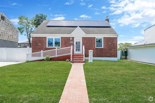 Building Photo - 722 N Ascan St Rental