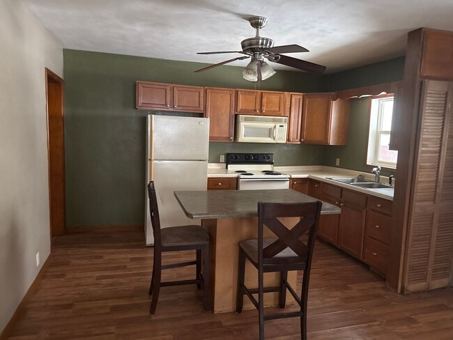 Photo - 907 N Daniels Ave