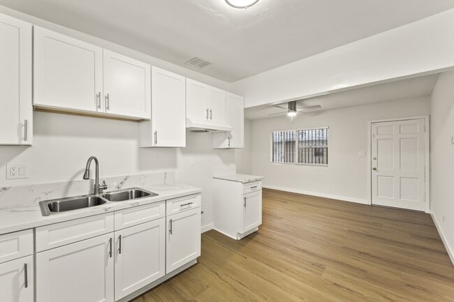 Photo - 8021 S Broadway Unit 4