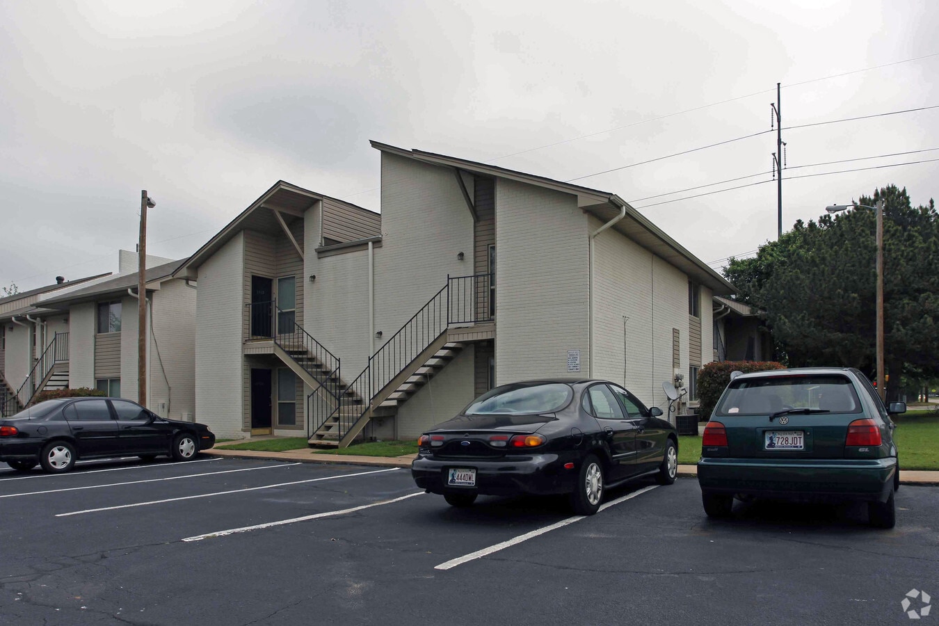 Bentley Hills Apartments - Bentley Hills Apartments