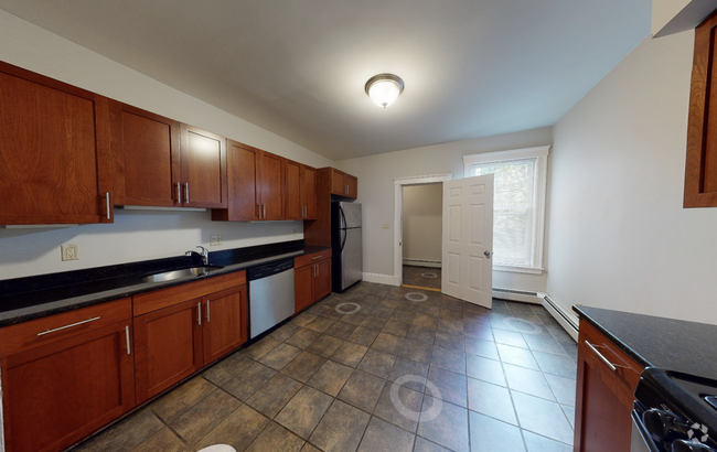 Building Photo - 17 Beacon St Unit First Floor Rental