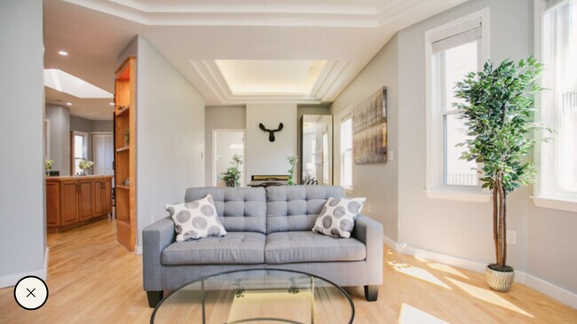 Photo - 7 Story St Unidad 3