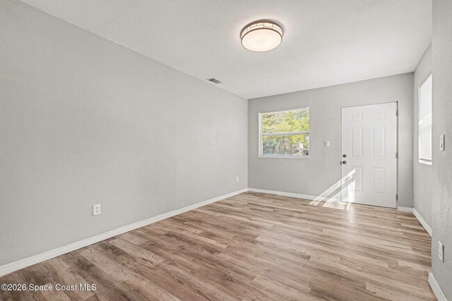 Photo - 701 Tropic St