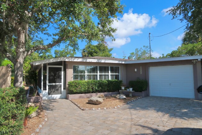 Photo - 4571 Beacon Dr House