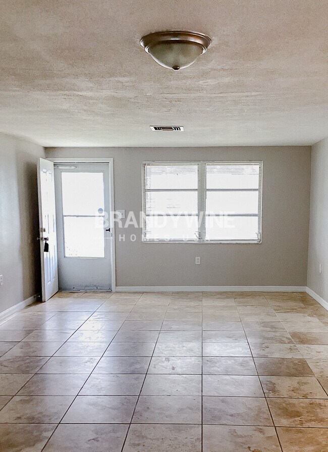 Photo - 7317 Oak Crest Dr