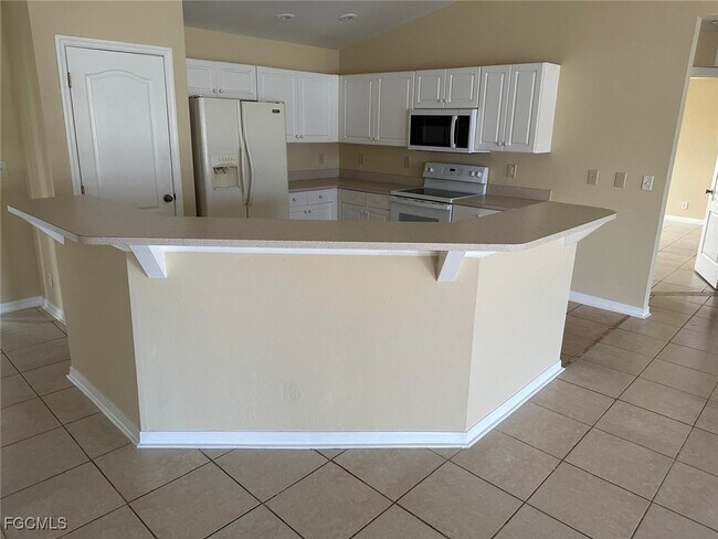 Photo - 1401 N Gator Cir