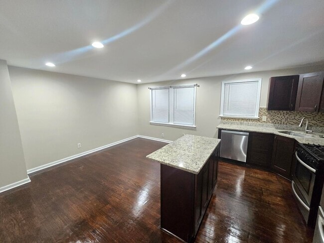 Photo - Beautiful 4 Bedroom 2 Bathroom East Baltim...