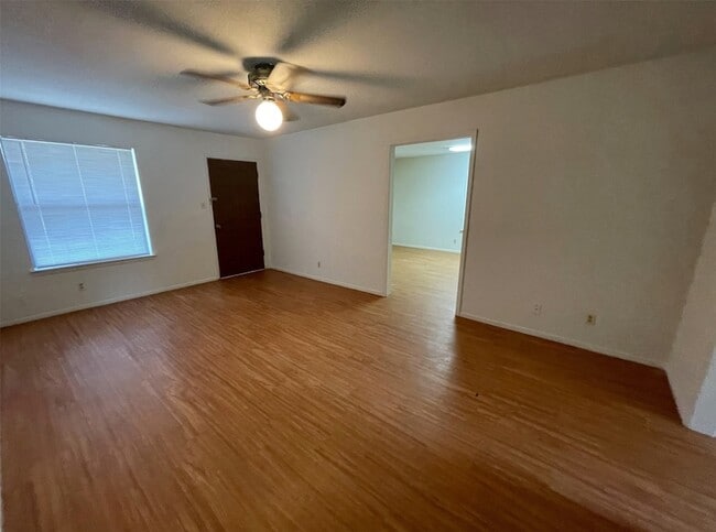 Photo - 204 Cedar Ln