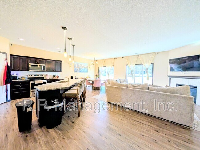 Photo - 5286 Greenwood Dr