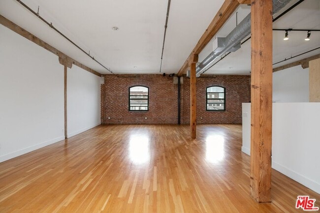 Photo - 215 S Santa Fe Ave Unit 17